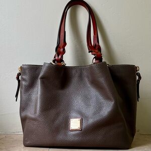 (Reposhing) Dooney & Burke Pebbled Grain Large Zip Barlow